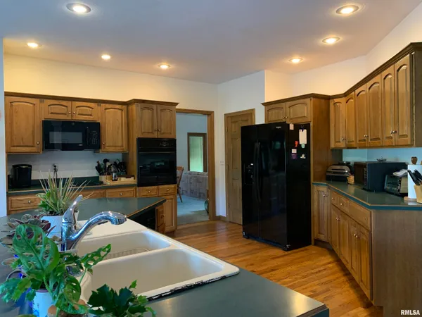 $399,900 | 112 Lonergan Lane, Jacksonville, IL 62650