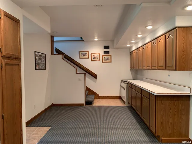 $399,900 | 112 Lonergan Lane, Jacksonville, IL 62650