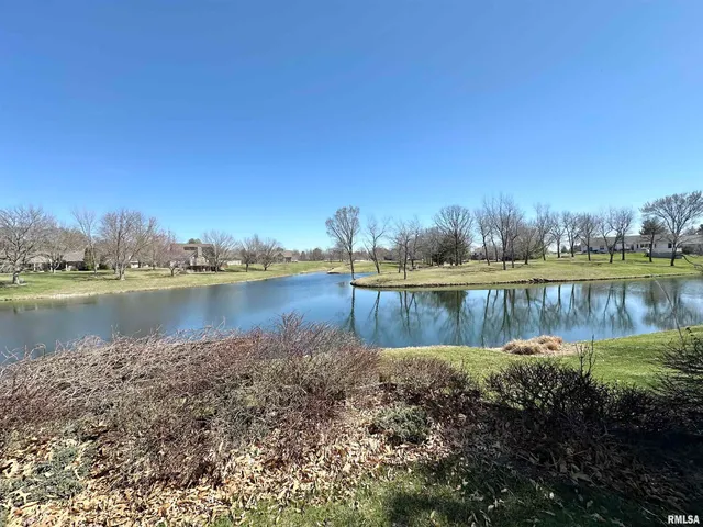 $399,900 | 112 Lonergan Lane, Jacksonville, IL 62650
