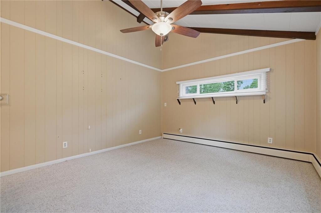 2907 Old Plank Road New Castle, PA 16105 - Photo 23 of 30 Accessory vaulted ceilings - living area
