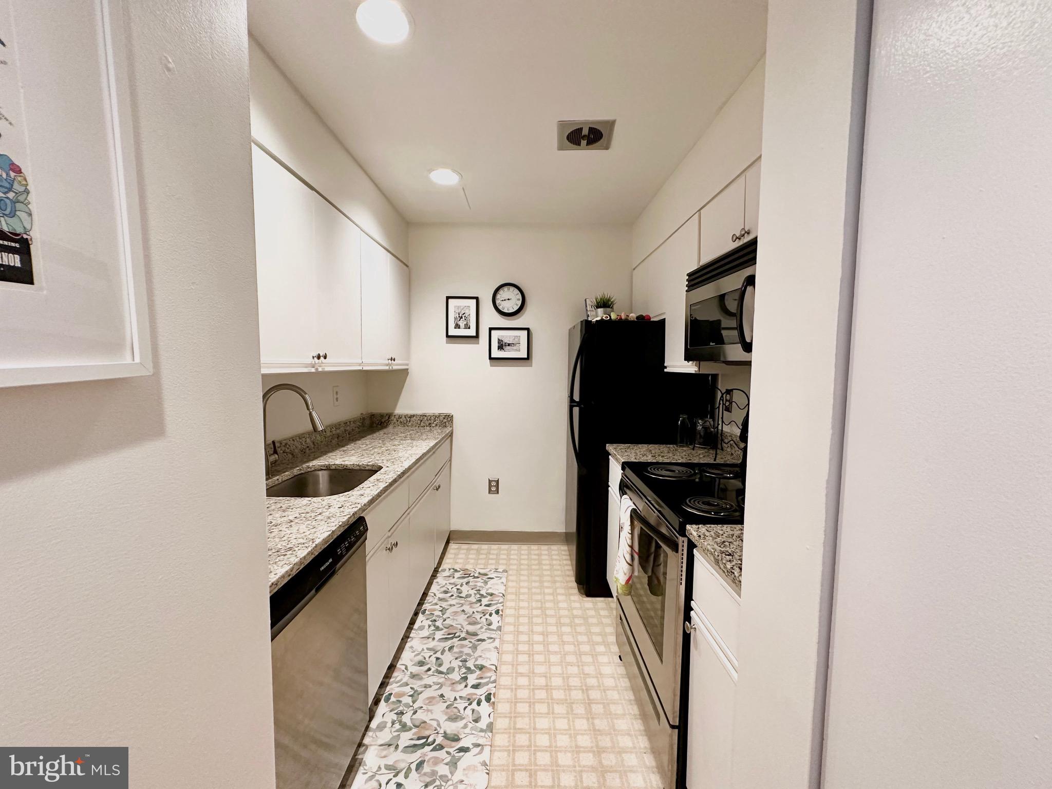 1601 Spring Garden Street, Unit M108 Philadelphia, PA 19130 - Photo 17 of 32