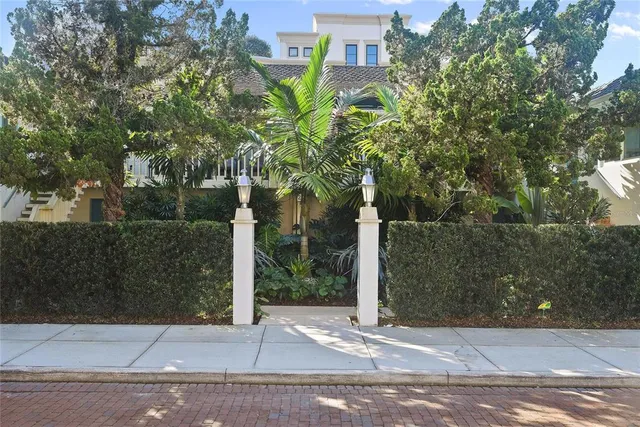 $649,000 | 101 South Interlachen Avenue, Unit 104, Winter Park, FL 32789