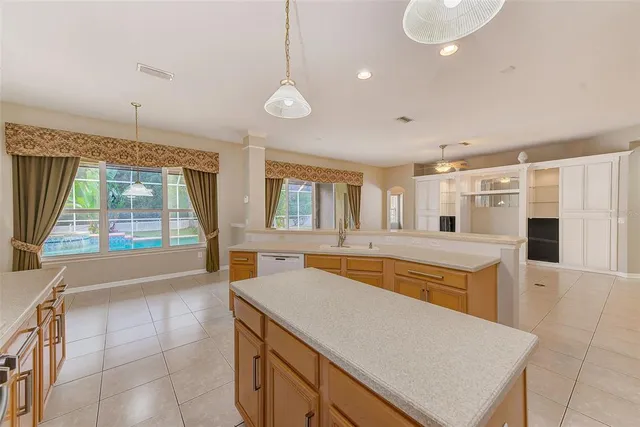 $880,000 | 5516 Garden Arbor Drive, Lutz, FL 33558