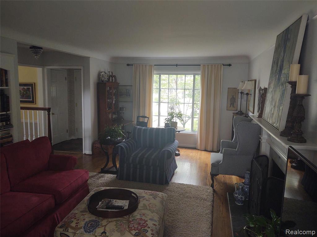 1901 Broadstone Road Grosse Pointe Woods, MI 48236 - Photo 10 of 22