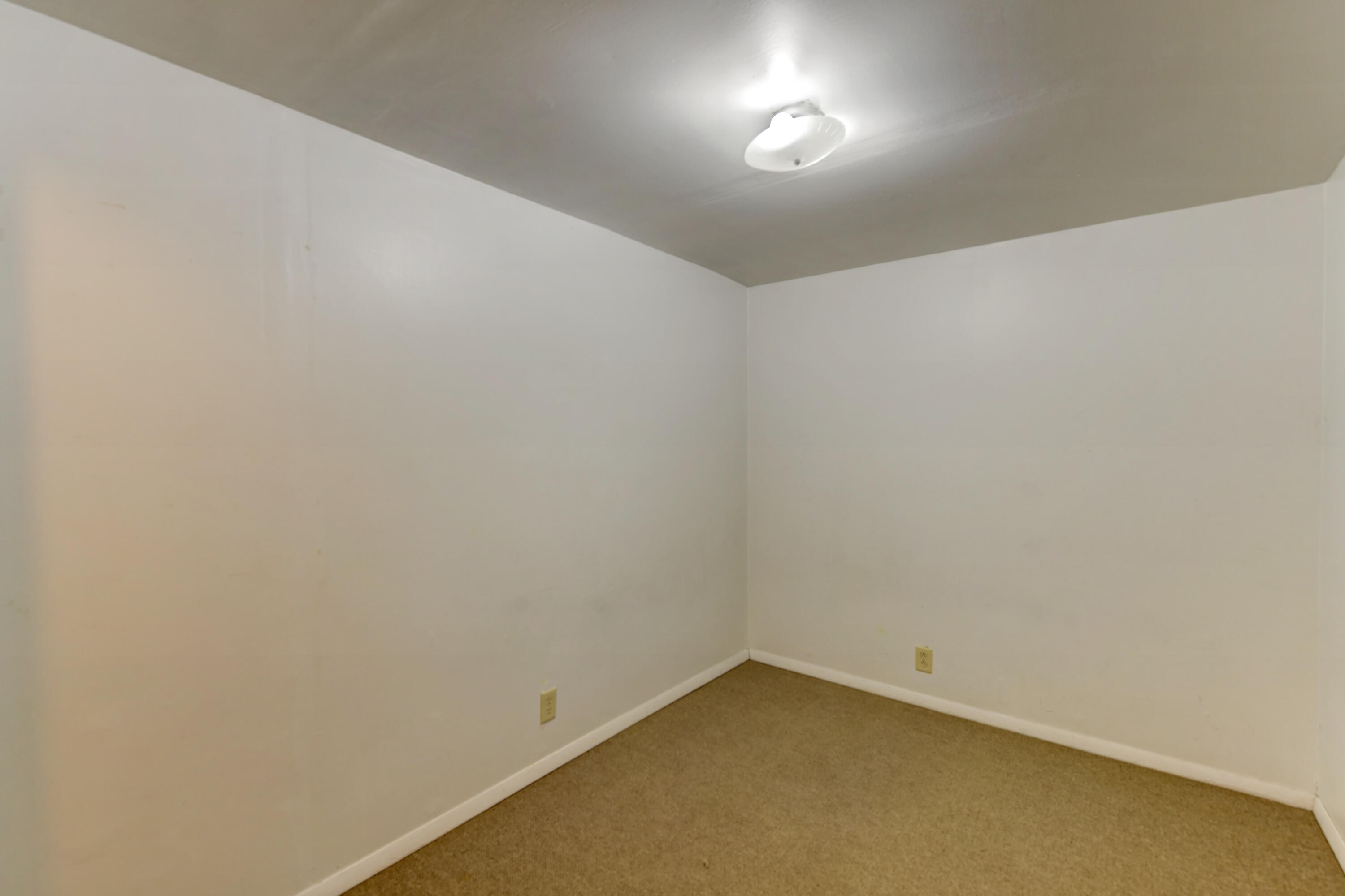 902 North Wood Street Griffith, IN 46319 - Photo 11 of 19 3000x2000