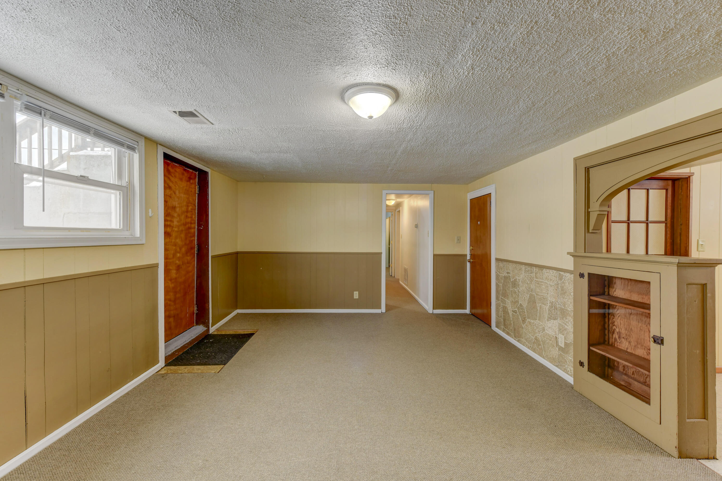 902 North Wood Street Griffith, IN 46319 - Photo 9 of 19 3000x2000