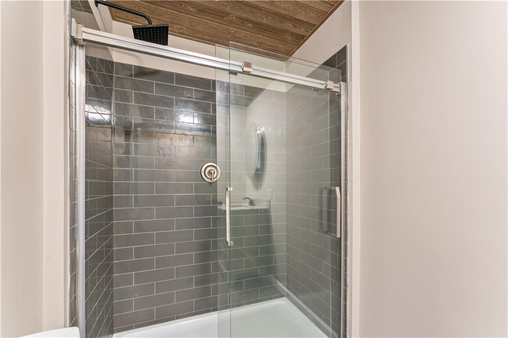 864 Edenborn Road McClellandtown, PA 15458 - Photo 6 of 23