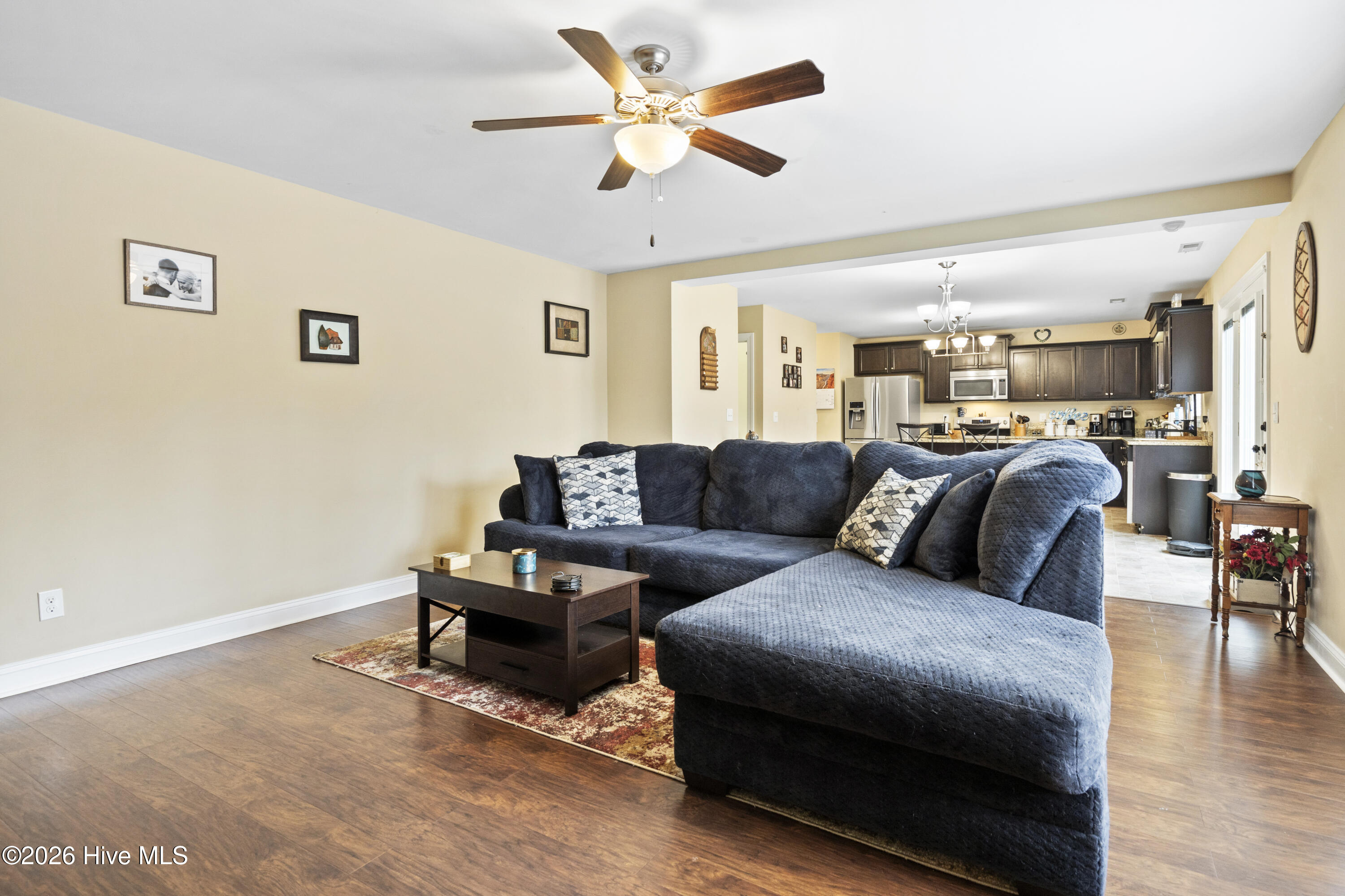 140 Pine Cove Road New Bern, NC 28562 - Photo 21 of 49 Living Room (2)