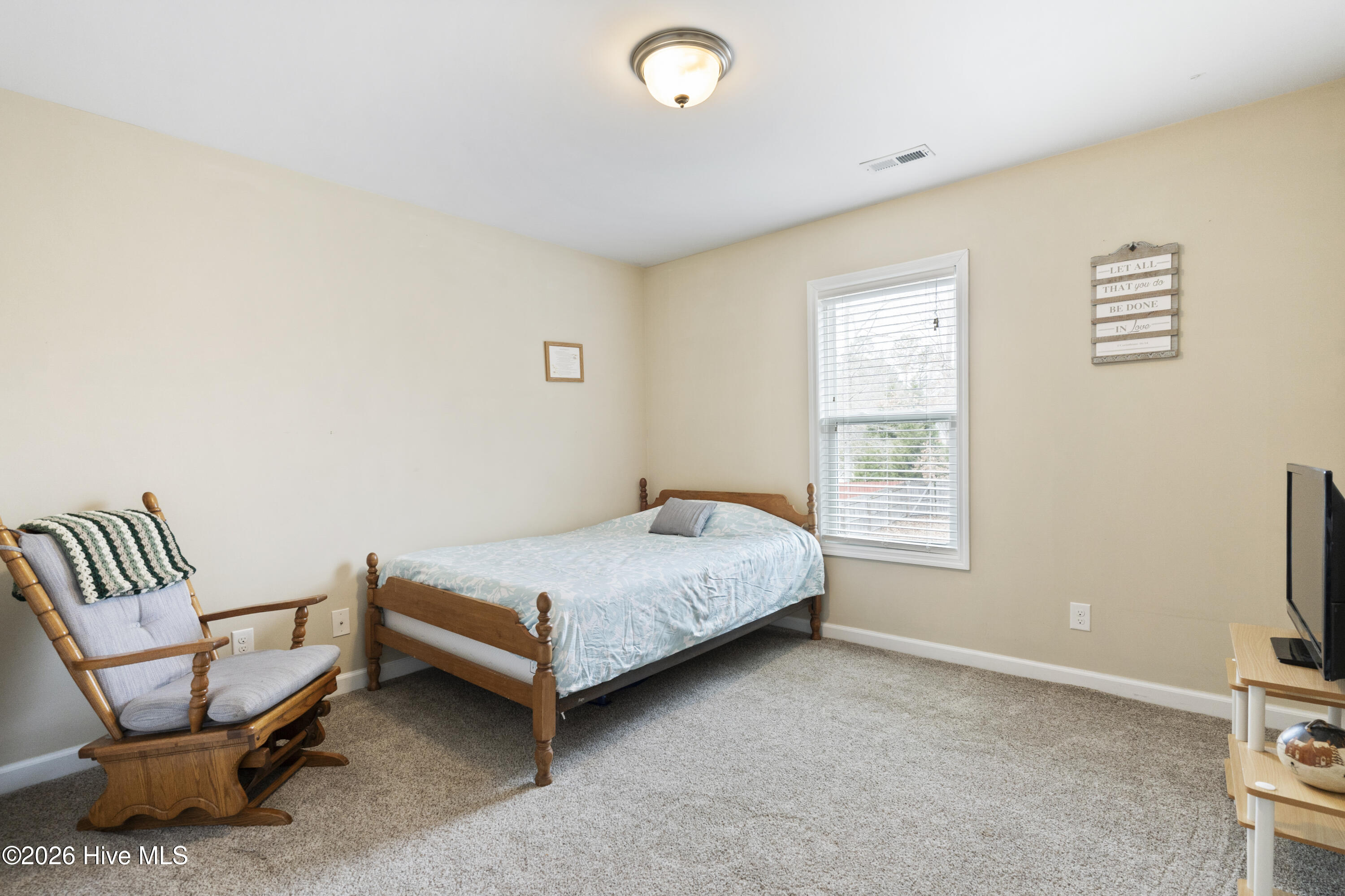 140 Pine Cove Road New Bern, NC 28562 - Photo 28 of 49 Guest Bedroom #1