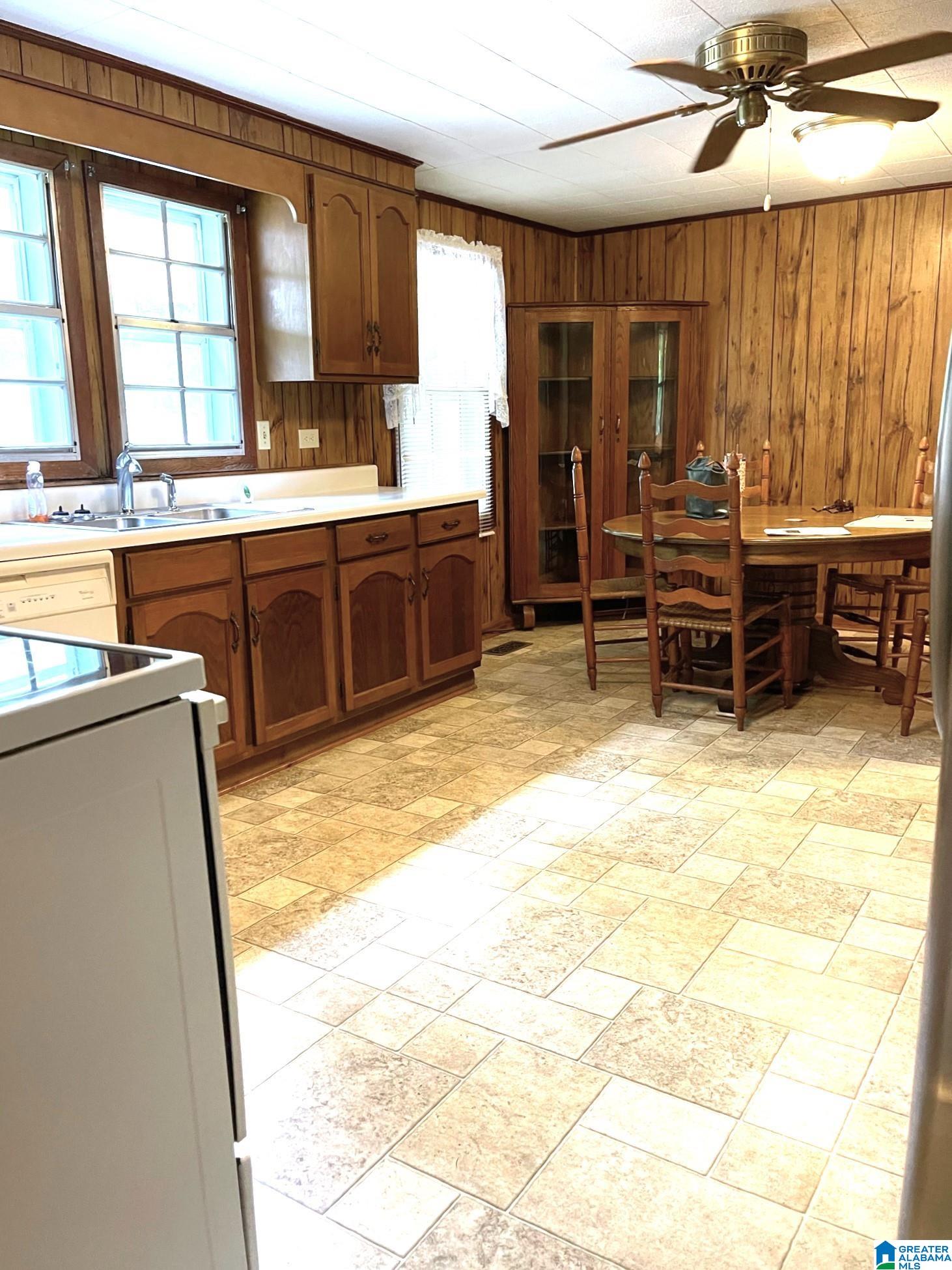 5827 Highway 431 Heflin, AL 36264 - Photo 9 of 21
