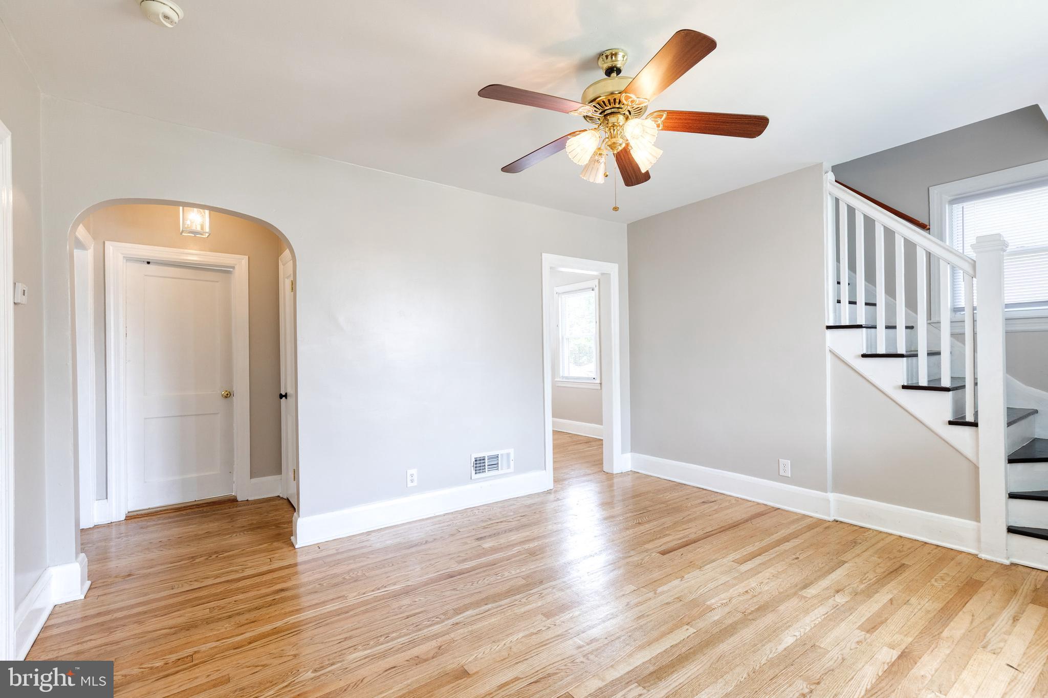 113 West Hilltop Road Baltimore, MD 21225 - Photo 6 of 45