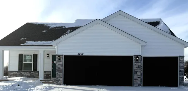 $484,990 | 5200 Mustang Drive, Woodbury, MN 55129