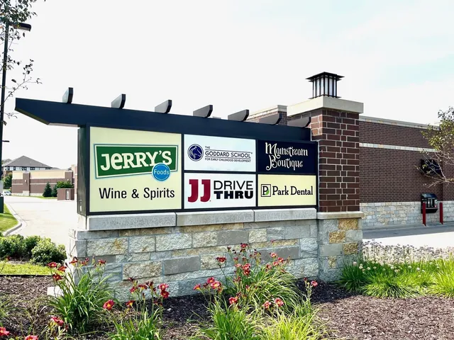 $484,990 | 5200 Mustang Drive, Woodbury, MN 55129