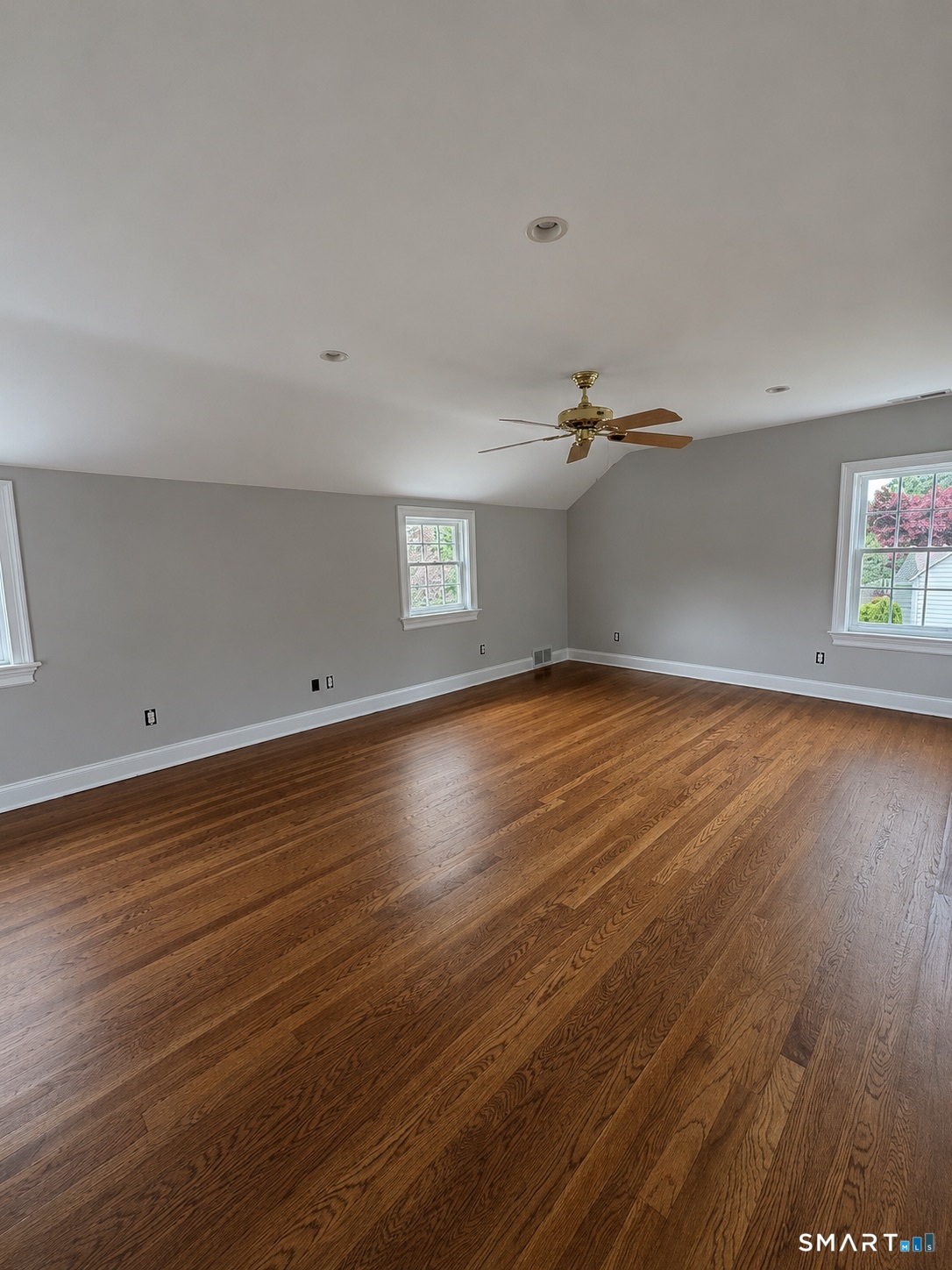 560 Old Town Road Trumbull, CT 06611 - Photo 10 of 25