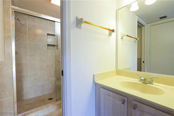 $1,899 | 1208 Commonwealth Circle, Unit J206, Naples, FL 34116