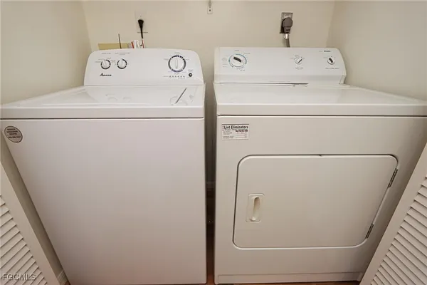 $1,899 | 1208 Commonwealth Circle, Unit J206, Naples, FL 34116