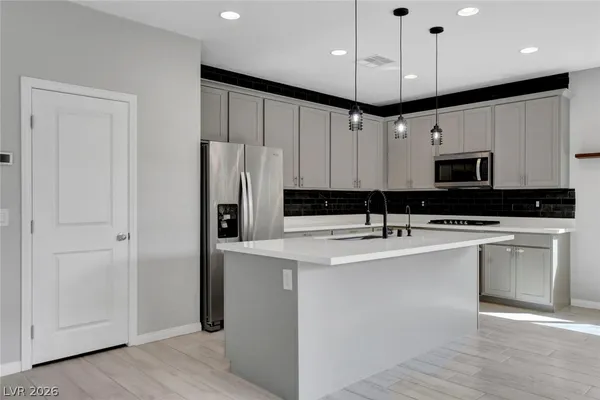 $2,800 | 8067 Tank Loop Street, Las Vegas, NV 89166
