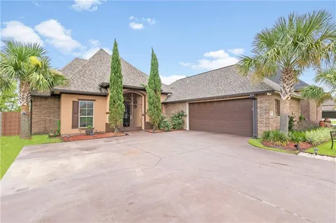 $375,000 | 41207 Colonial Drive, Sorrento, LA 70778