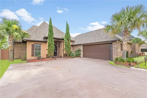 $375,000 | 41207 Colonial Drive, Sorrento, LA 70778