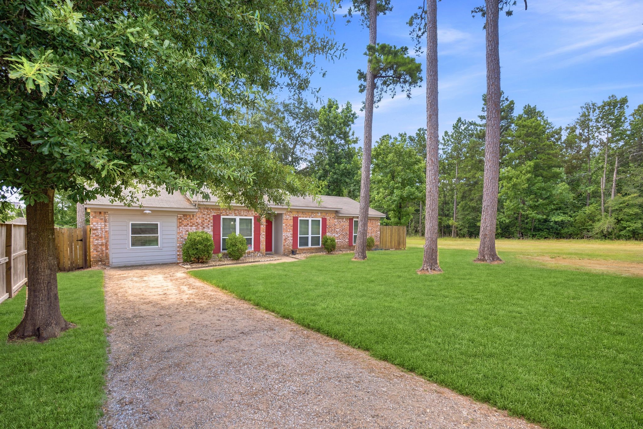 1835 South 3rd Street Conroe, TX 77301 - Photo 3 of 28