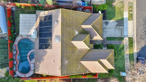 $695,000 | 3404 Grimshaw Way, Elk Grove, CA 95758