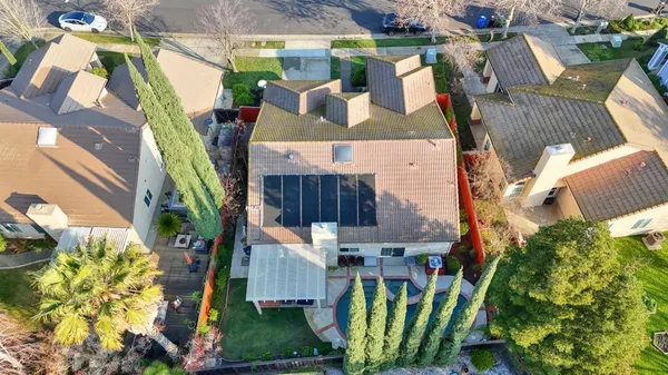 $695,000 | 3404 Grimshaw Way, Elk Grove, CA 95758