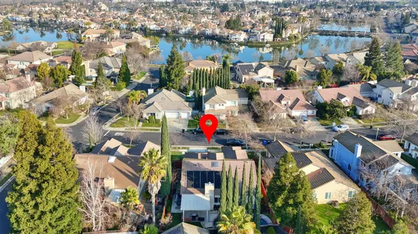 $695,000 | 3404 Grimshaw Way, Elk Grove, CA 95758
