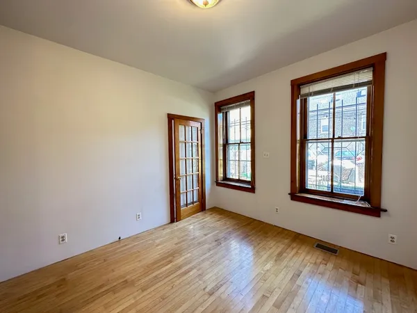 $1,850 | 1435 North Bosworth Avenue, Unit 1R, Chicago, IL 60642