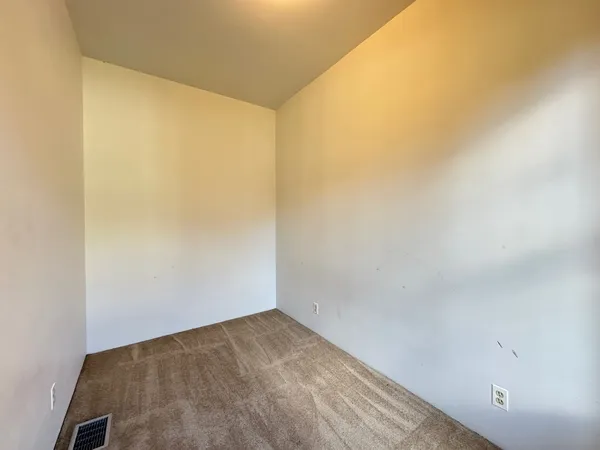 $1,850 | 1435 North Bosworth Avenue, Unit 1R, Chicago, IL 60642