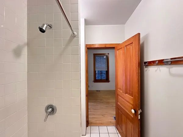 $1,850 | 1435 North Bosworth Avenue, Unit 1R, Chicago, IL 60642