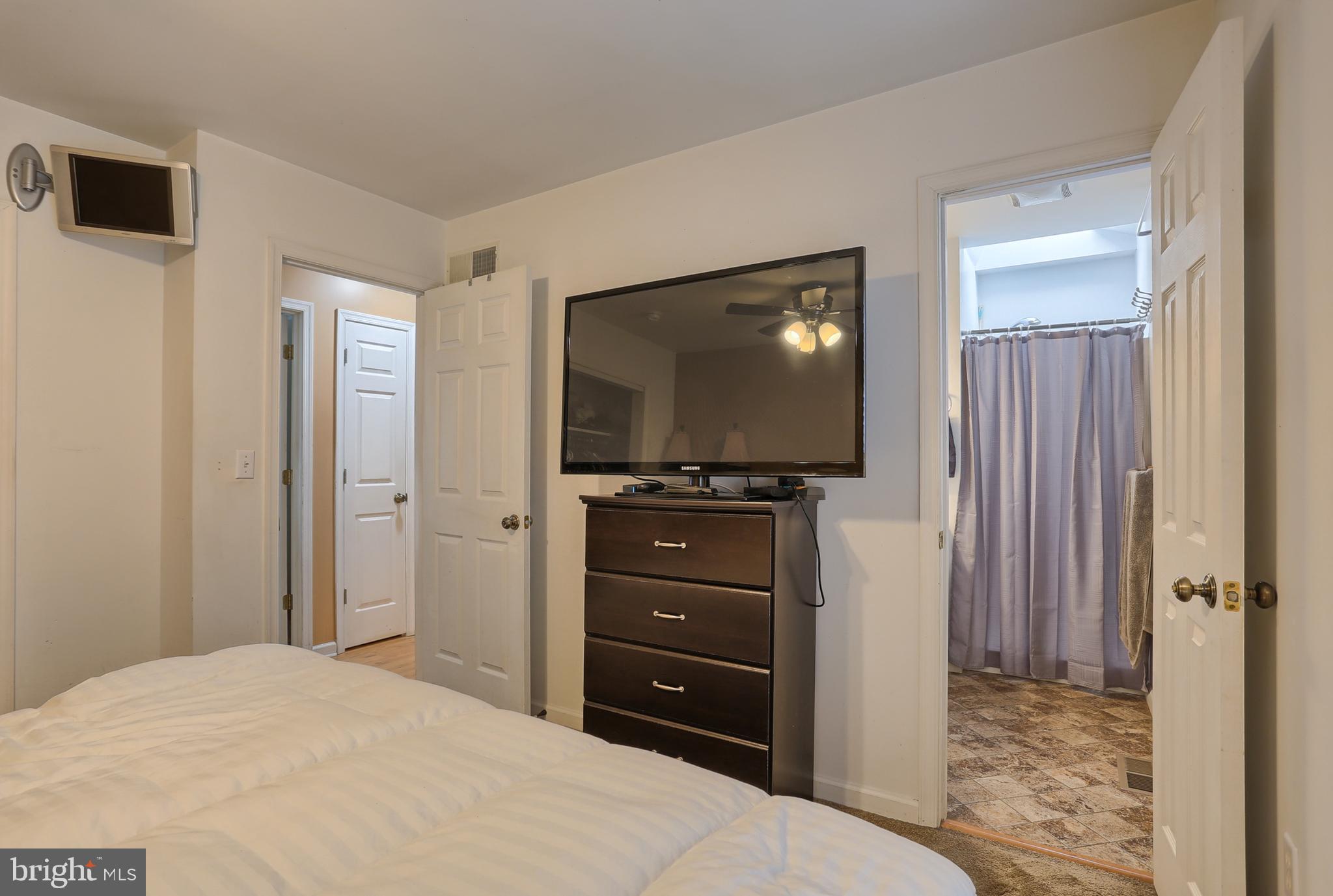 975 Weavertown Road Lebanon, PA 17046 - Photo 17 of 27 Gallery Image 17