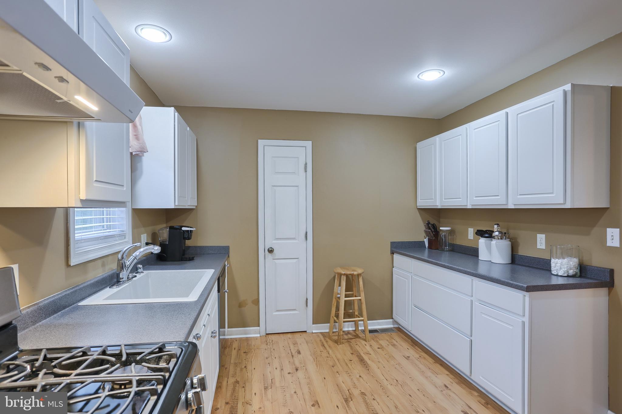 975 Weavertown Road Lebanon, PA 17046 - Photo 8 of 27 Gallery Image 8