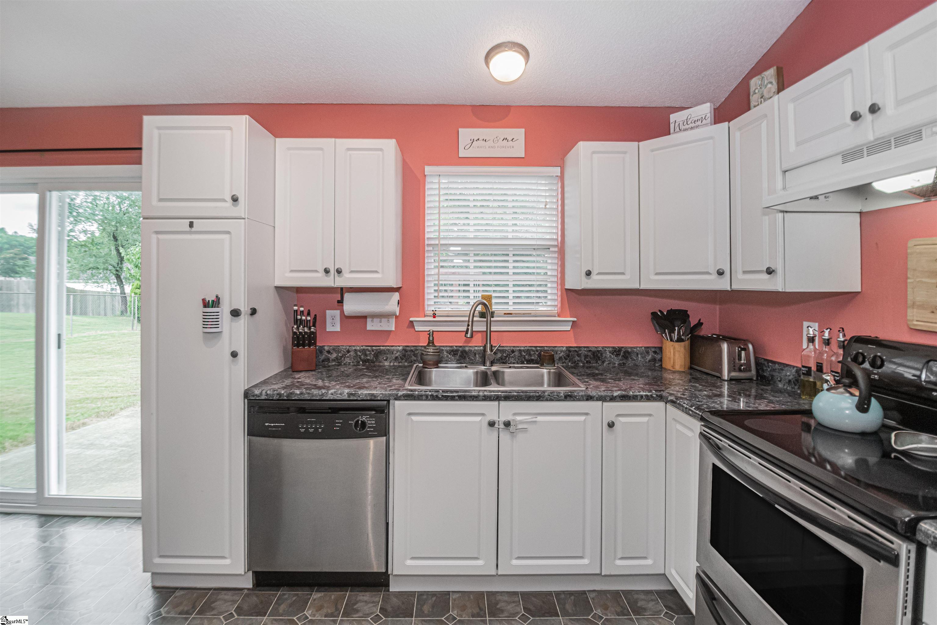 900 Veryfine Drive Fountain Inn, SC 29644 - Photo 11 of 25 Gallery Image 11
