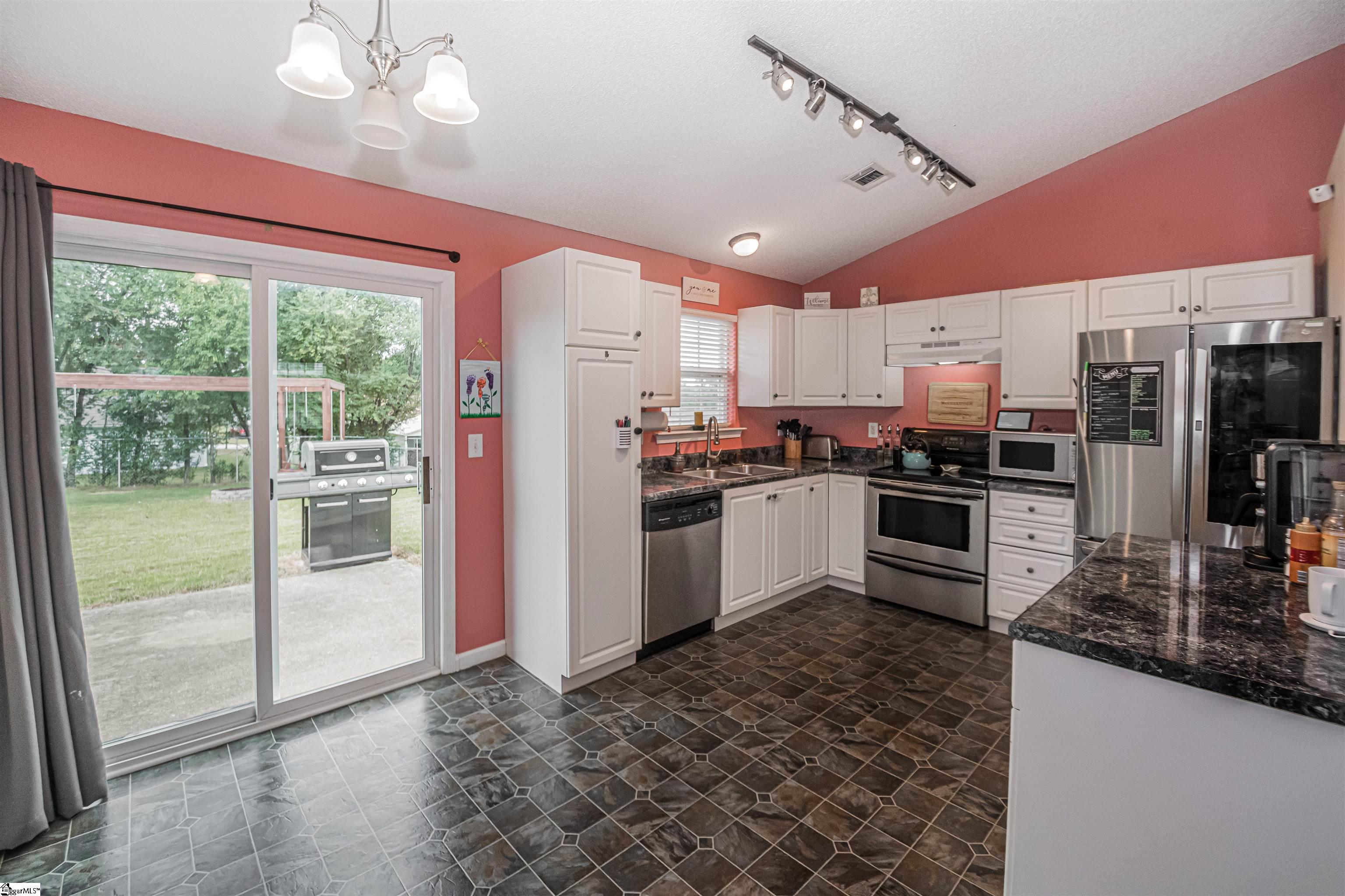 900 Veryfine Drive Fountain Inn, SC 29644 - Photo 10 of 25 Gallery Image 10