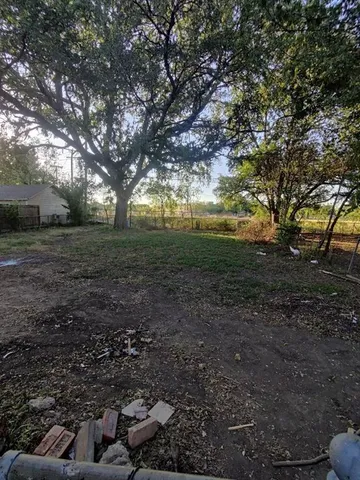 $1,600 | 3916 Winfield Avenue, Fort Worth, TX 76109