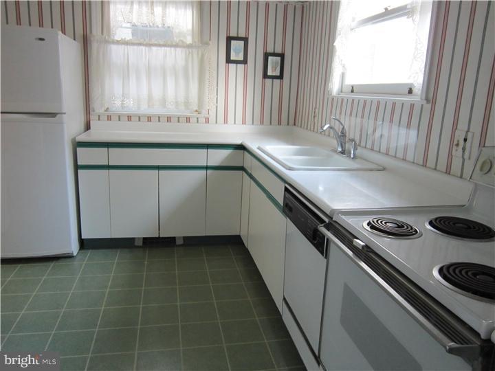 30 Shelbourne Road Havertown, PA 19083 - Photo 4 of 19 Kitchen