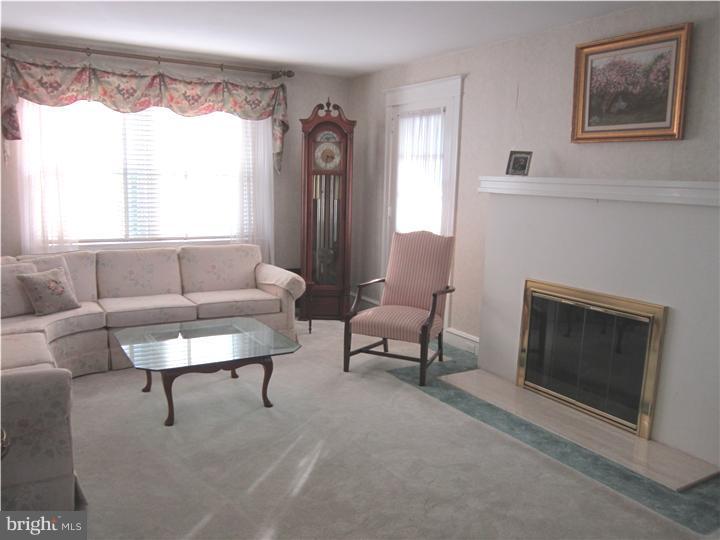 30 Shelbourne Road Havertown, PA 19083 - Photo 7 of 19 Living Room