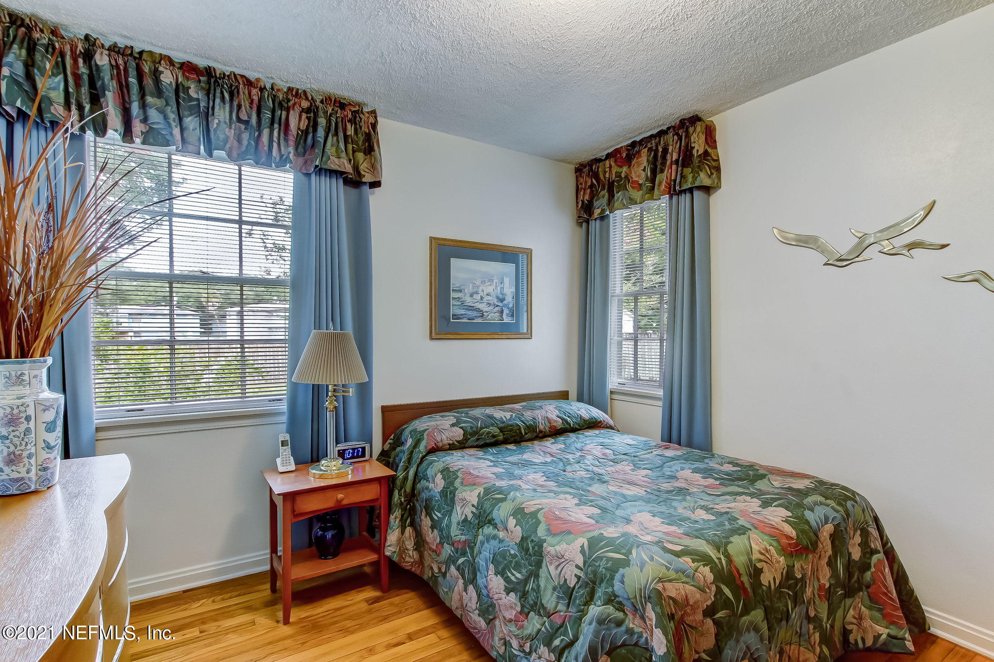 5530 Duke Road Jacksonville, FL 32207 - Photo 24 of 33 a bedroom with a bed and a window