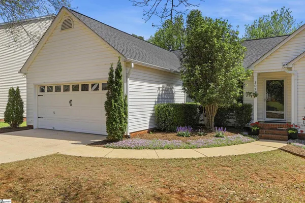 $315,000 | 307 Ashridge Way, Simpsonville, SC 29681