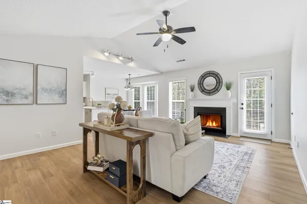 $315,000 | 307 Ashridge Way, Simpsonville, SC 29681