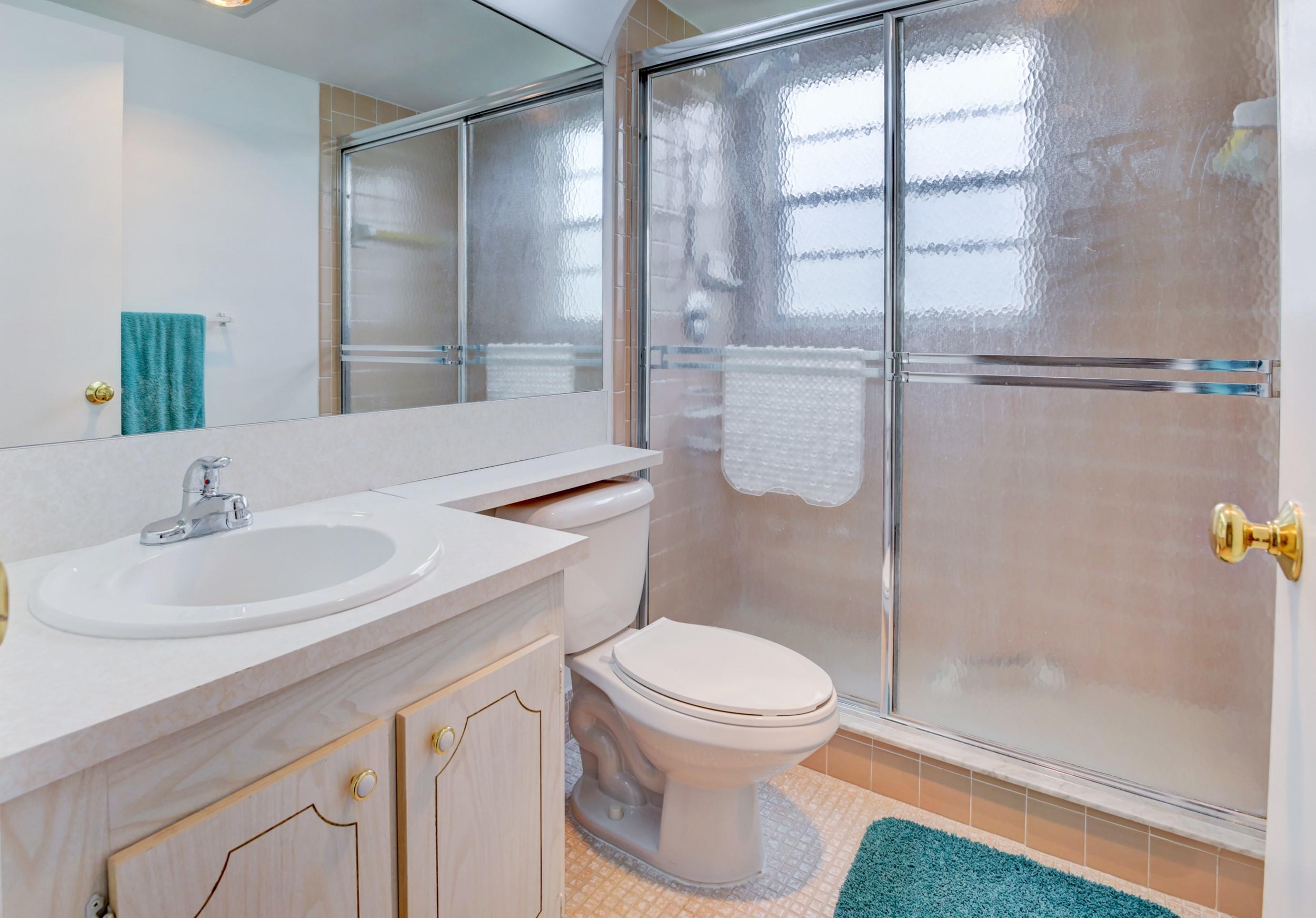 155 Mansfield East, Unit D Boca Raton, FL 33434 - Photo 18 of 42 Full Bath