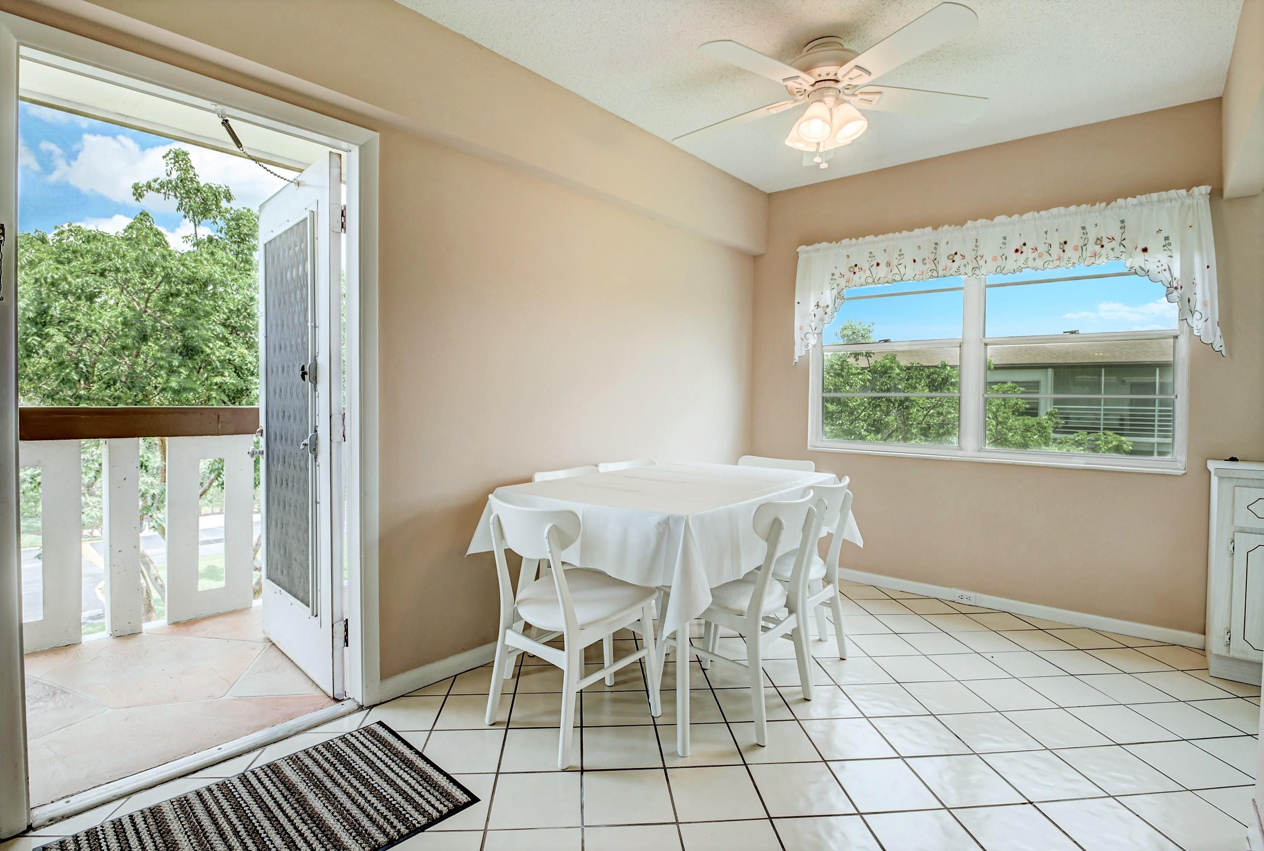 155 Mansfield East, Unit D Boca Raton, FL 33434 - Photo 9 of 42 Dining Area