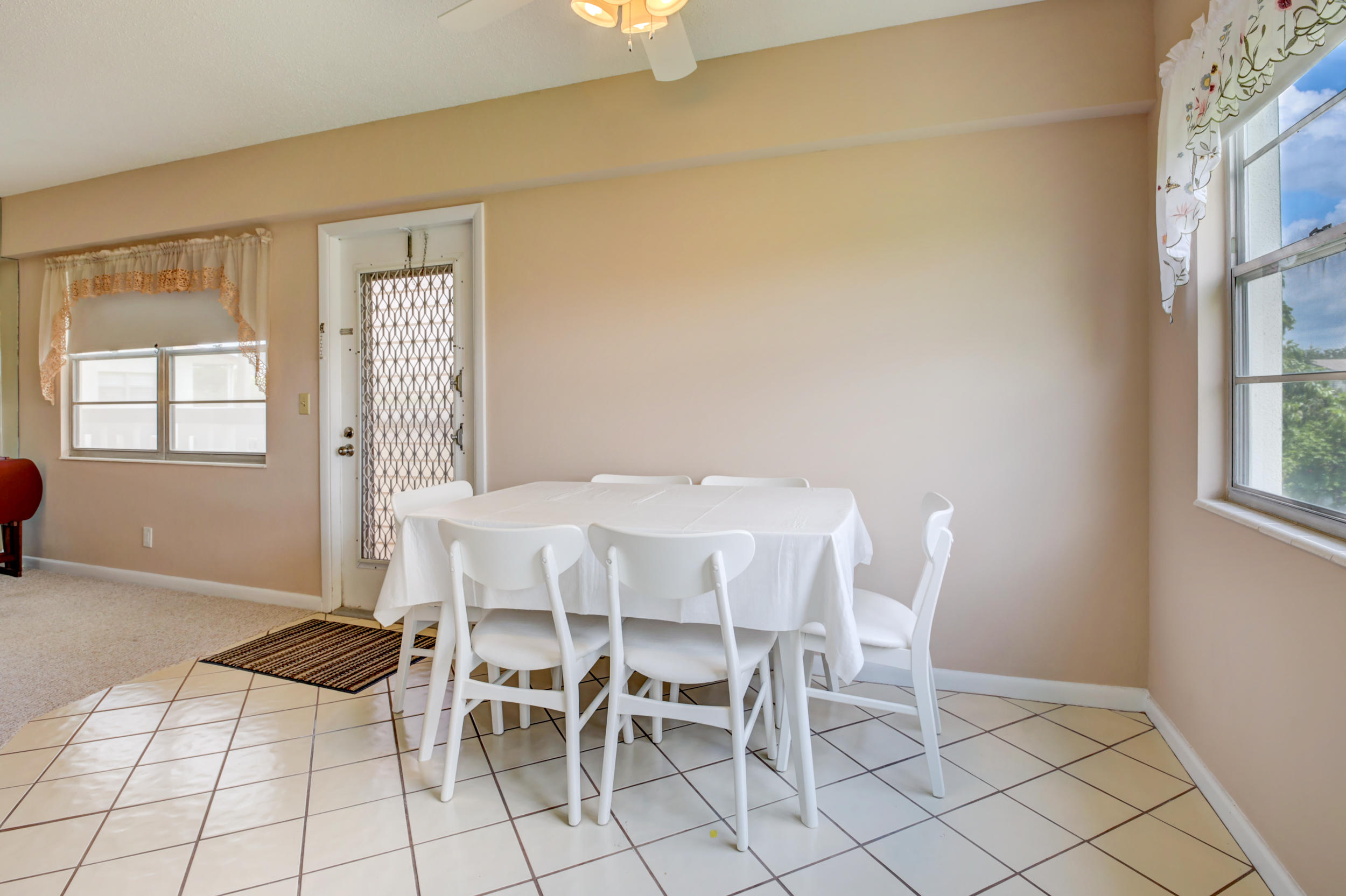 155 Mansfield East, Unit D Boca Raton, FL 33434 - Photo 10 of 42 Dining Area