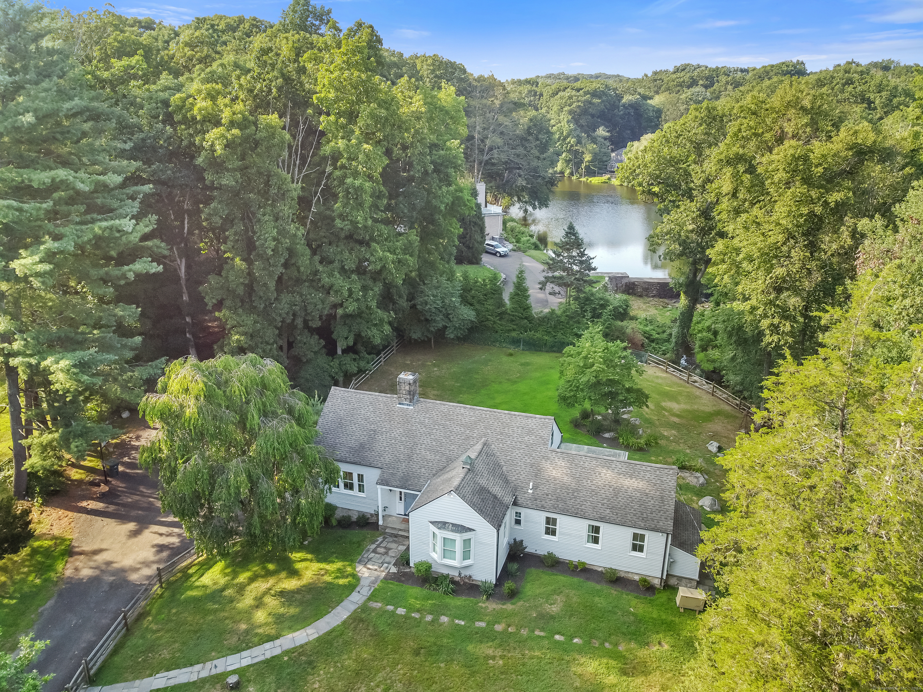 341 Chestnut Hill Road Stamford, CT 06903 - Photo 1 of 1
