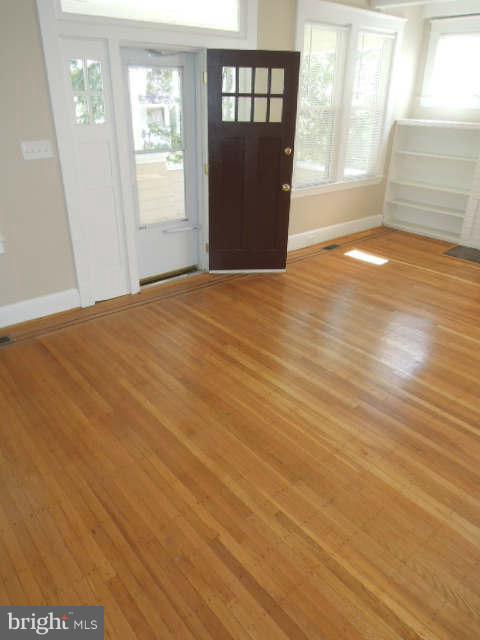 230 Mallow Hill Road Baltimore, MD 21229 - Photo 2 of 28 Main Entrance