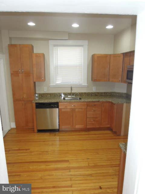 230 Mallow Hill Road Baltimore, MD 21229 - Photo 14 of 28 Kitchen