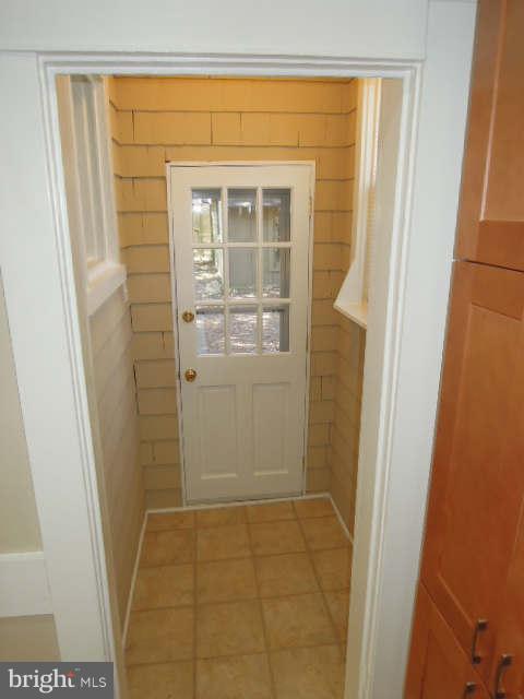 230 Mallow Hill Road Baltimore, MD 21229 - Photo 18 of 28 Mud-room