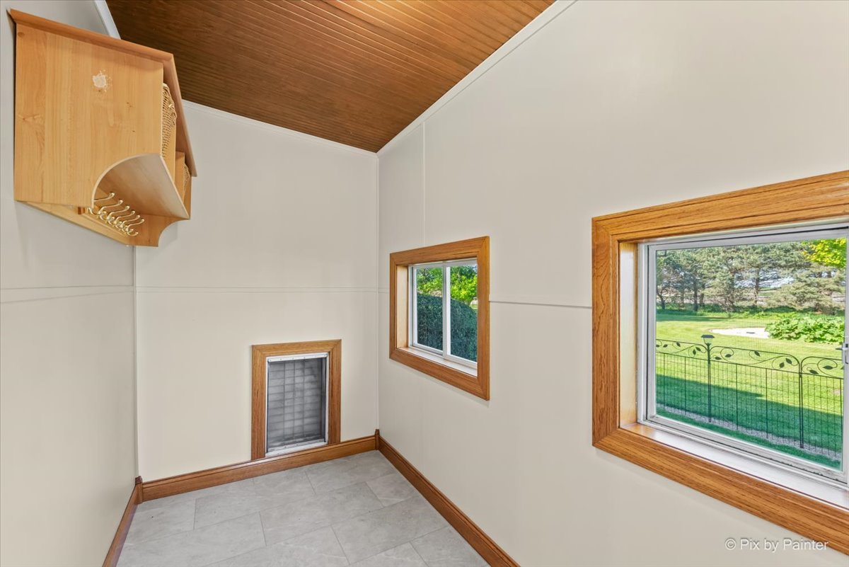 1431 Gillis Road Malta, IL 60150 - Photo 13 of 47