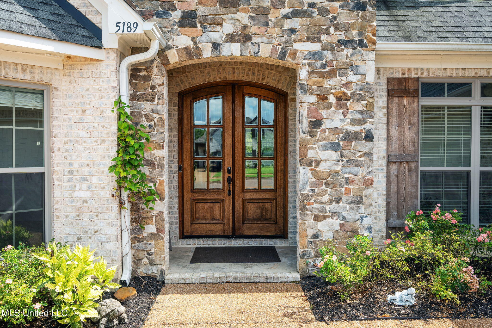 5189 Watson Place Lane Nesbit, MS 38651 - Photo 4 of 38 7-web-or-mls-5189 Watson Pl Ln-07