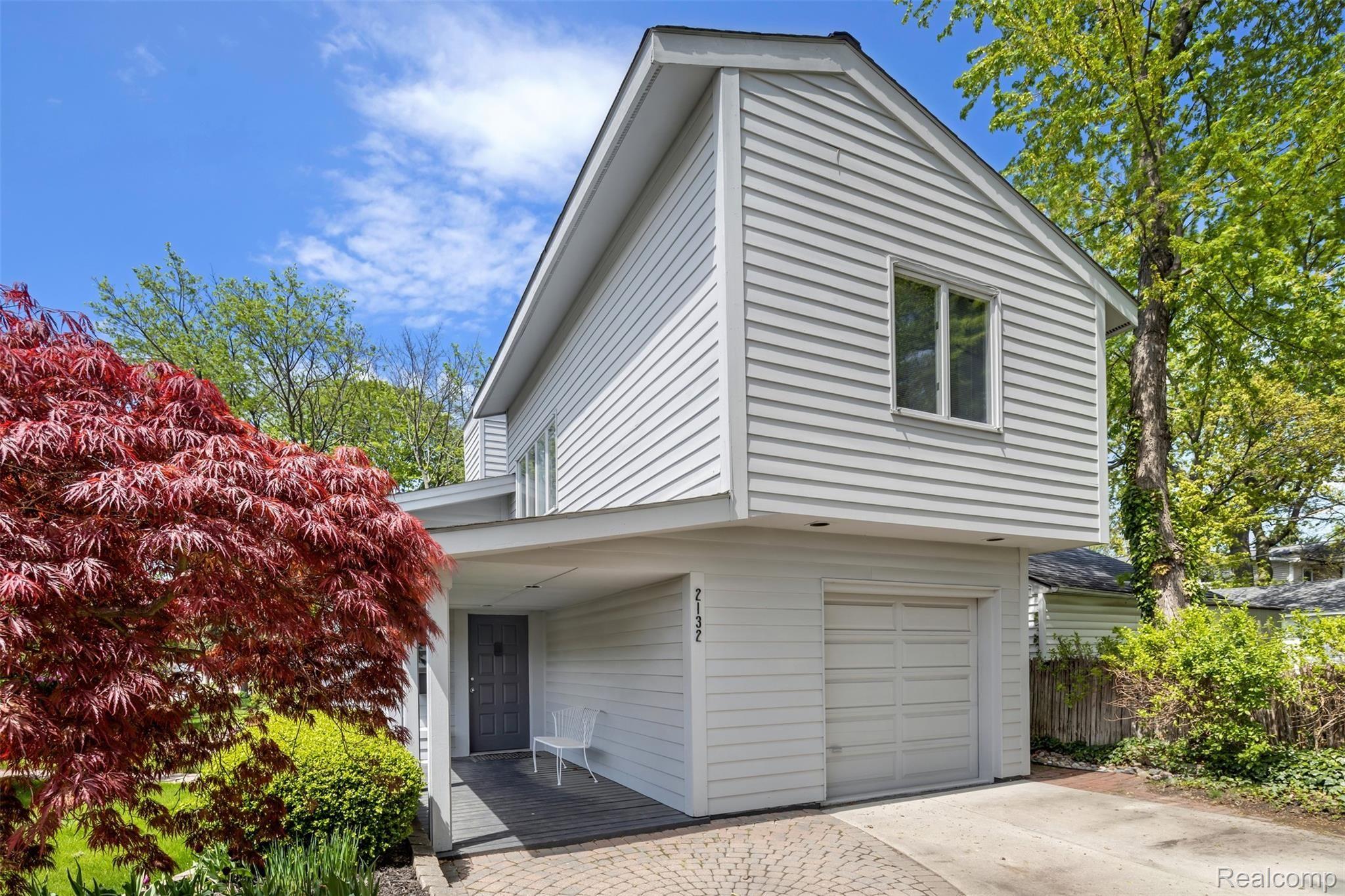 2132 Crooks Road Royal Oak, MI 48073 - Photo 1 of 31 XA9A0036 Output.jpg